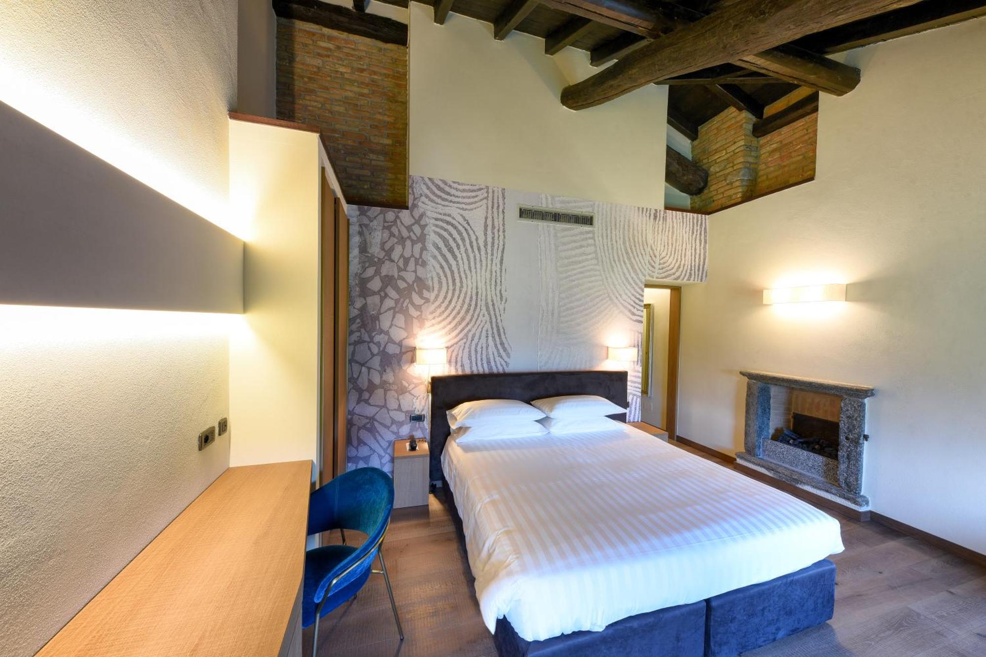 Relais & Spa Castello Di Casiglio Erba Pokój zdjęcie